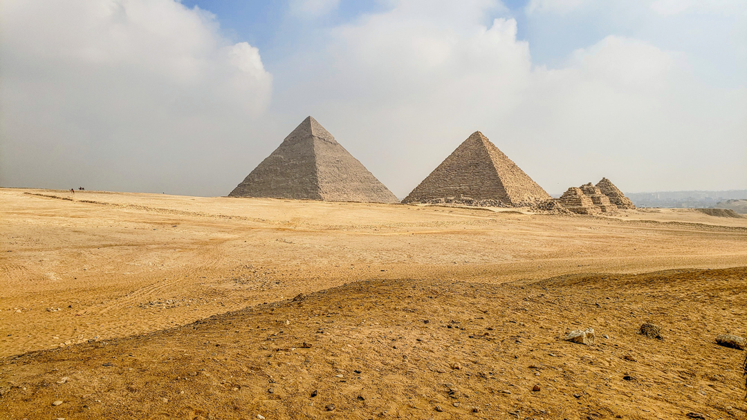 Chat with whatsapp in El Giza